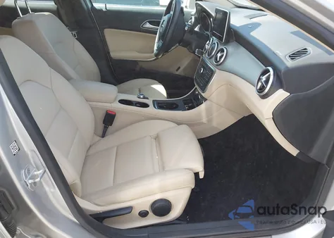 2016 Mercedes-Benz Gla 250 z USA, uszkodzony, nr VIN WDCTG4EB2GJ256889